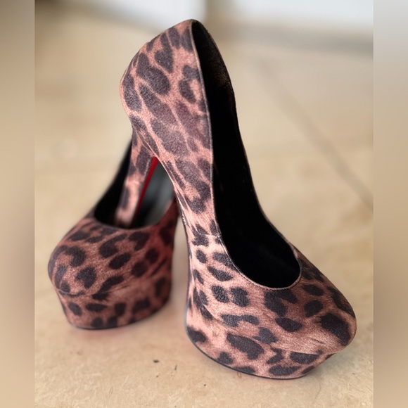 🔥🔥Leopard Print suede Louboutin look platform stilettos size 8🔥🔥 - Picture 1 of 6